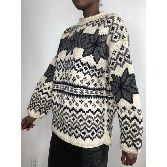 OTAVALO | Handknit Ecuador Wool Oversized Chunky fair isle Sweater - Picture 3 of 5